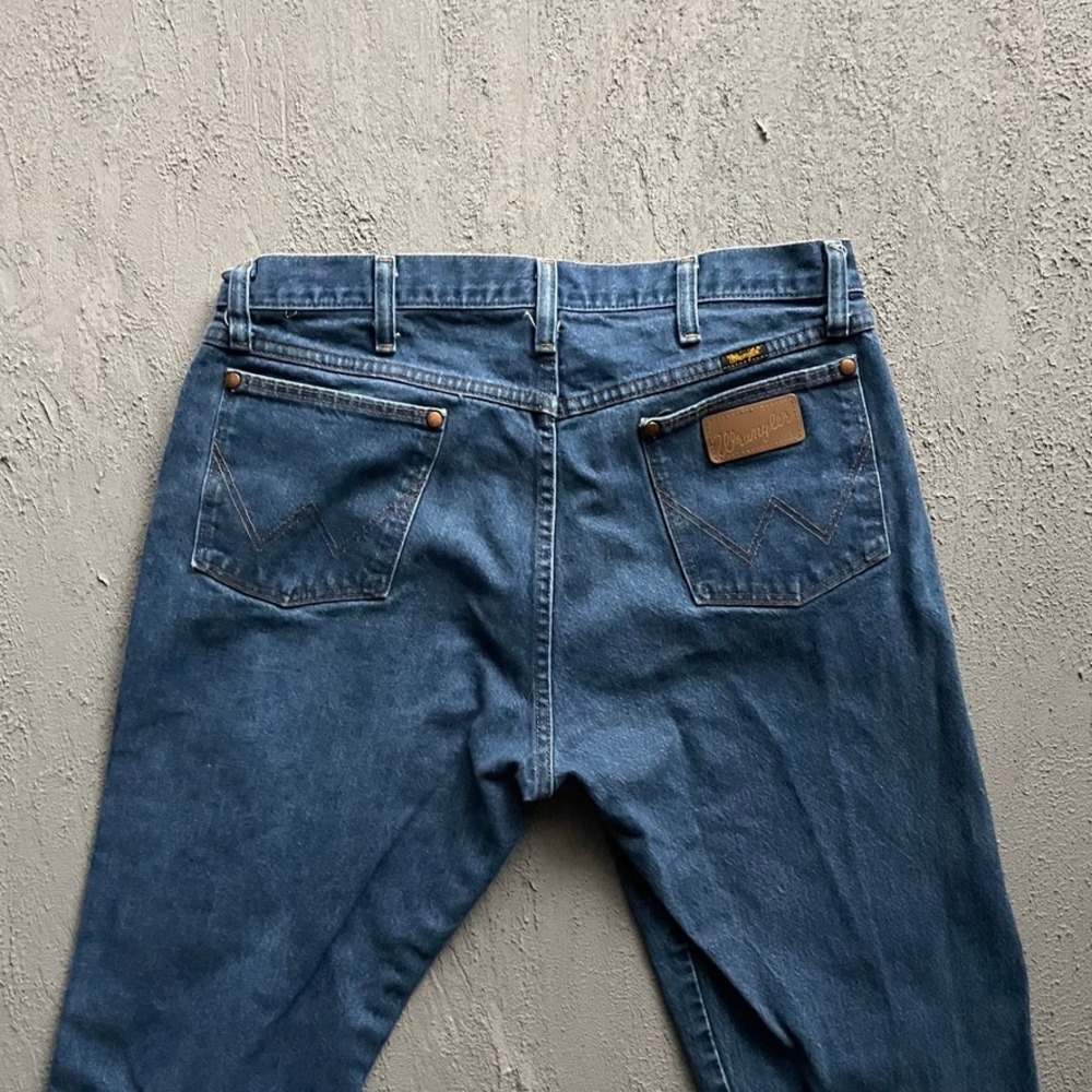 Vintage Straight Leg Denim Jeans Men 33x30 Blue 2000s Wrangler